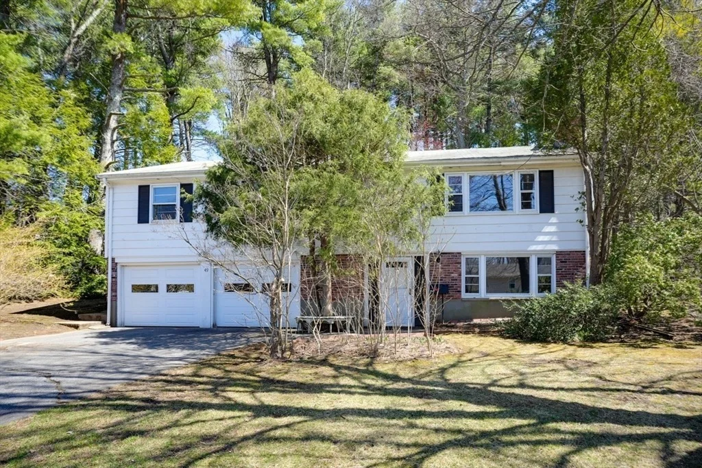 Photo of 49 Lanewood Ave