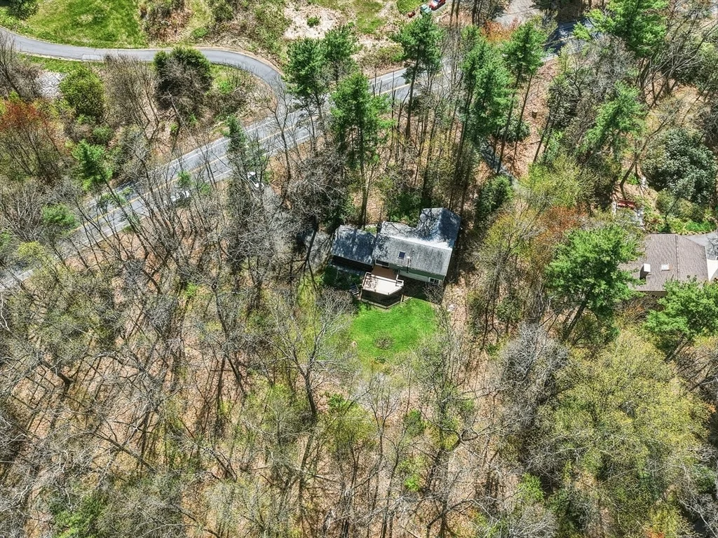 Photo of 1360 Bay Road
