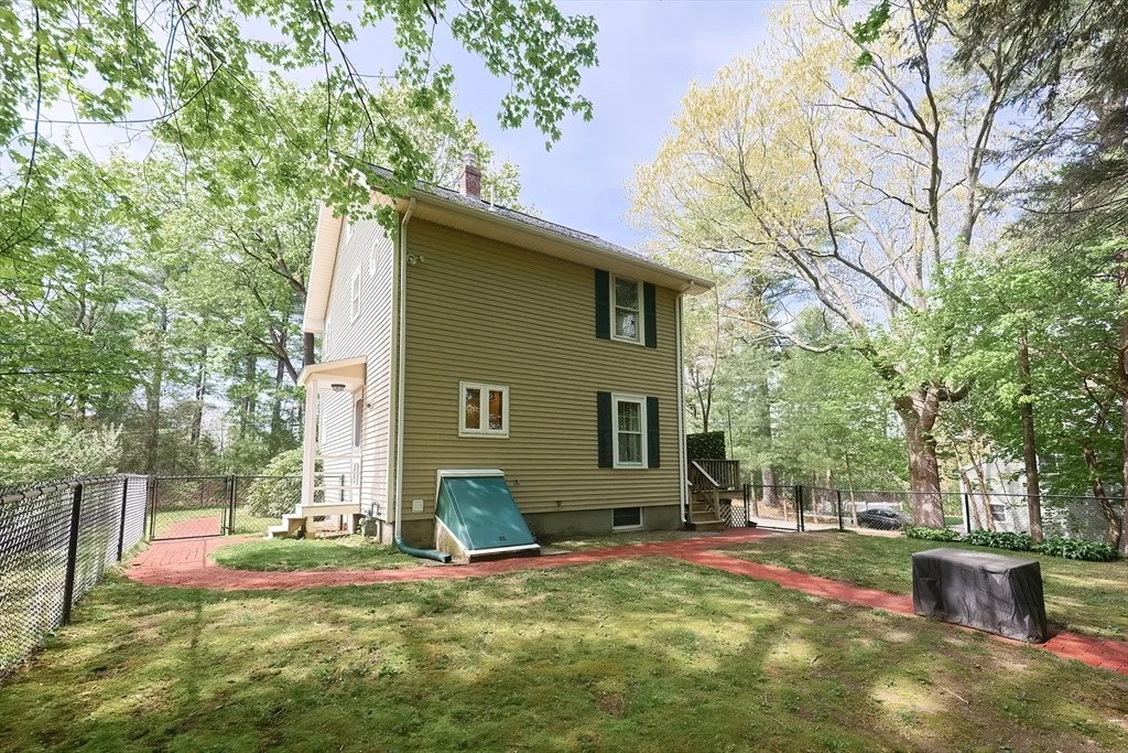 Photo of 90 Allen St