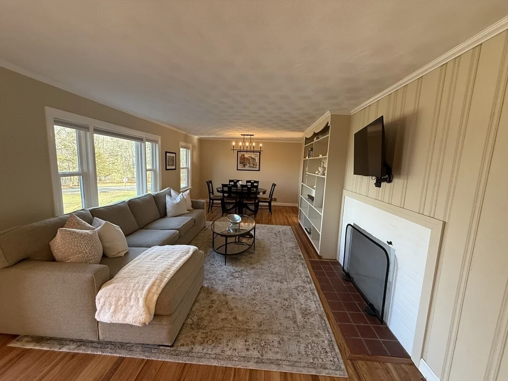 Photo of 81 Brush Hill Rd