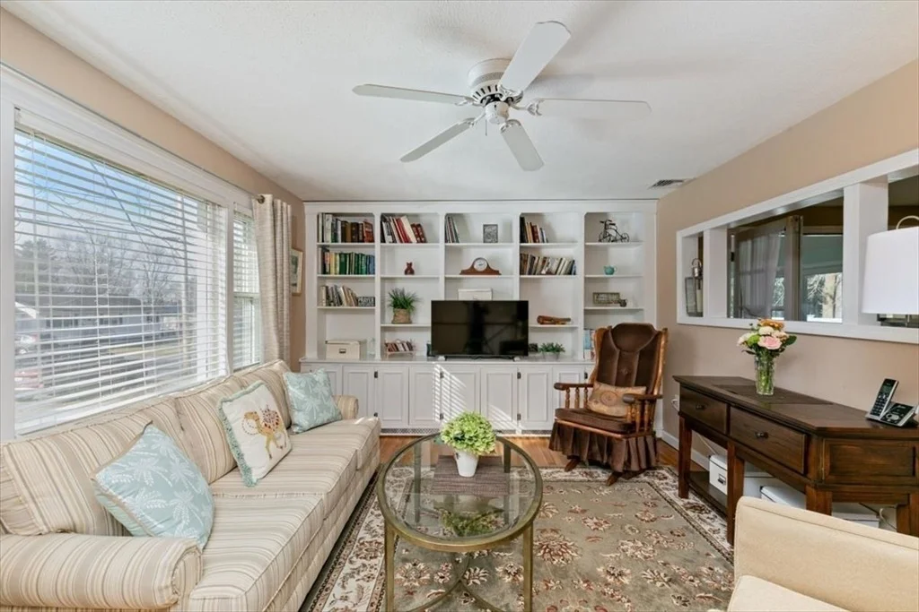 Photo of 58 Oakcrest Circle