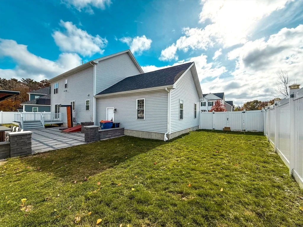 Photo of 11 Farland Cir