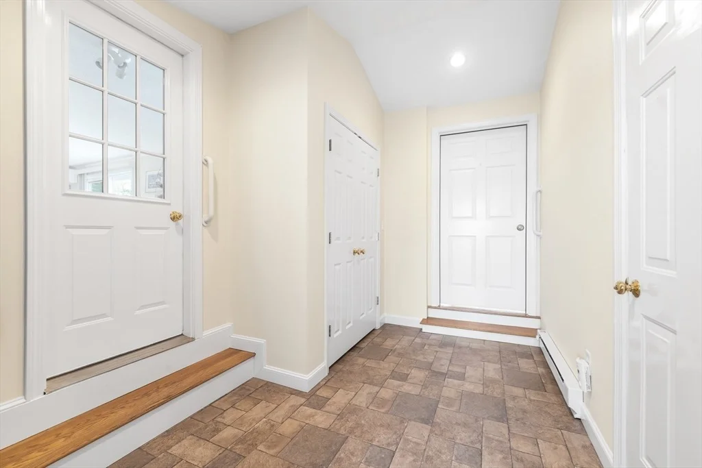 Photo of 47 Lakeview Ave