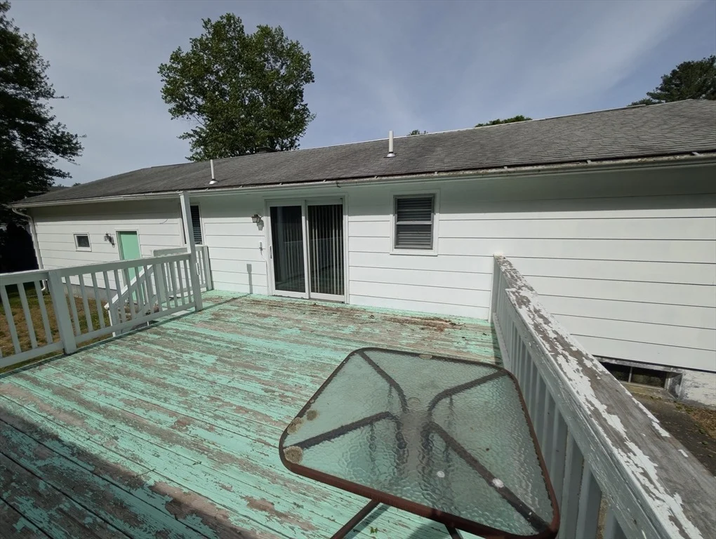 Photo of 7 Birchwood Dr