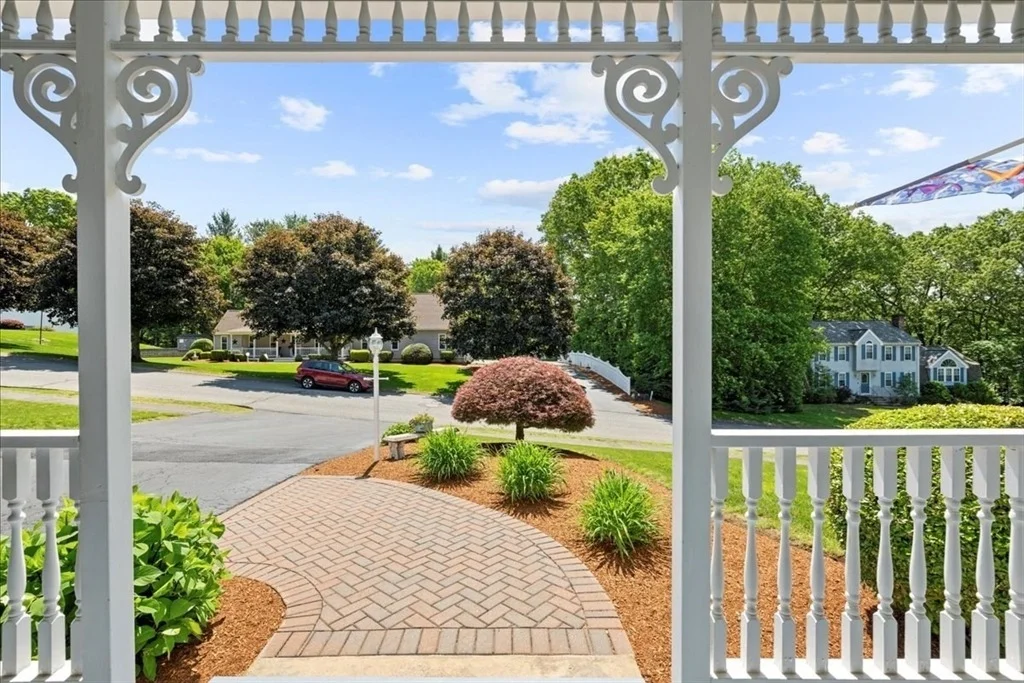 Photo of 27 Crestview Dr