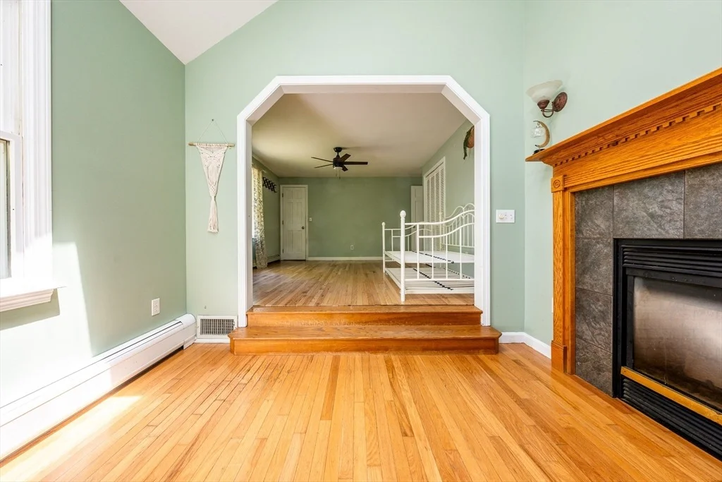 Photo of 1529 Race Ln