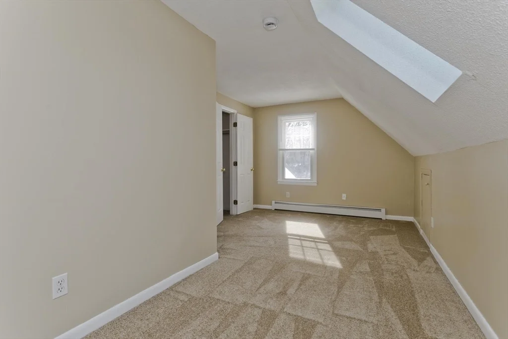Photo of 85 Edgewater Rd