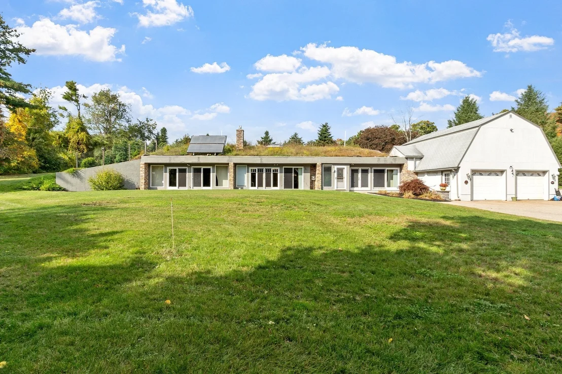 Photo of 137 Princeton Rd