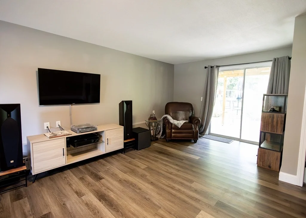 Photo of 32 Alvirne Dr