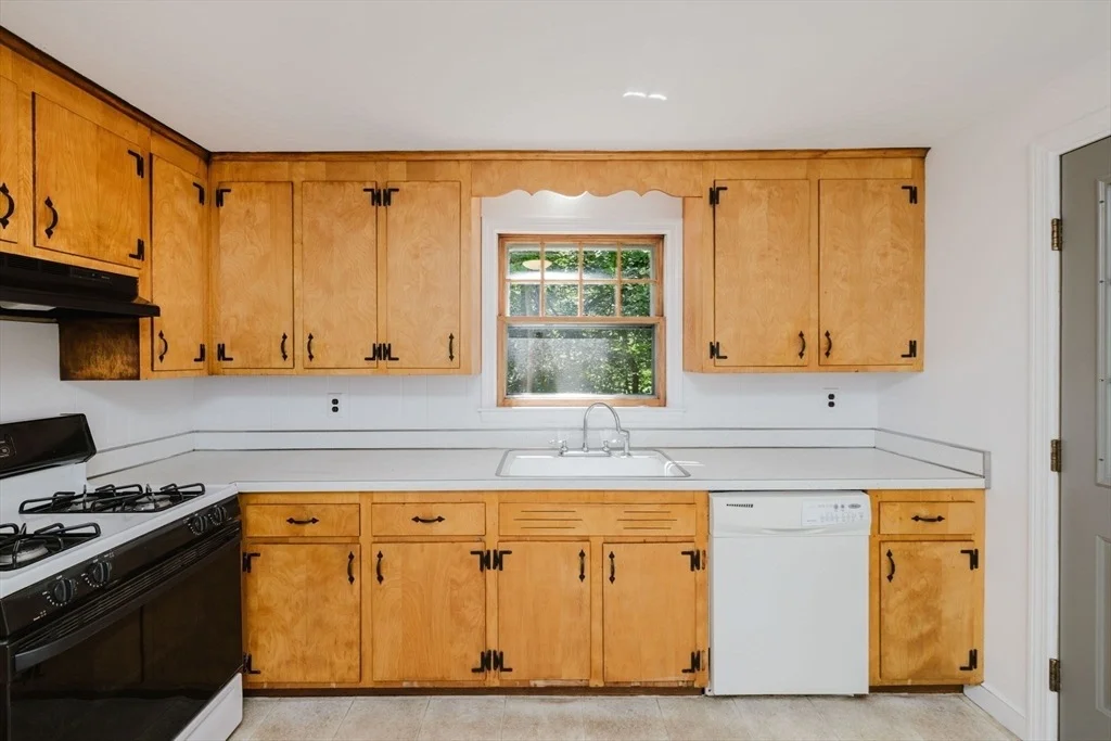 Photo of 27 Connie Dr