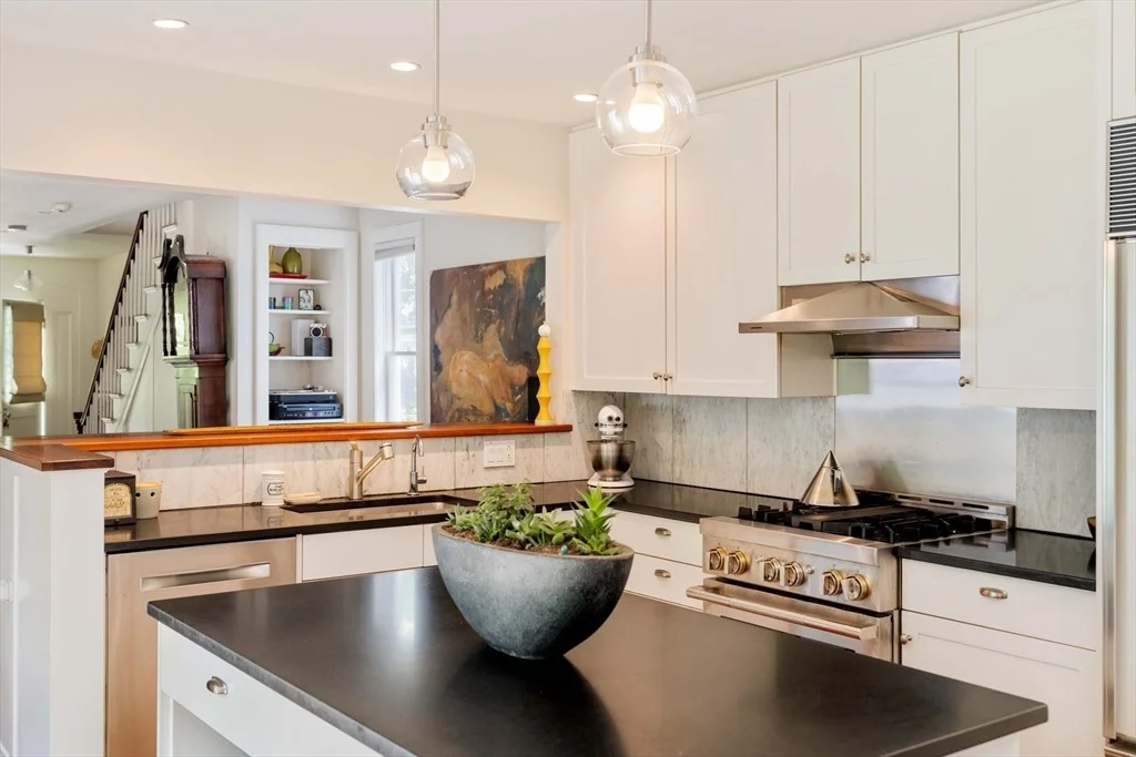 Photo of 2 Maple Pl