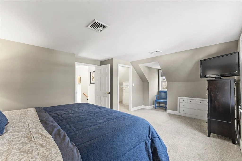 Photo of 1052 Greendale Ave