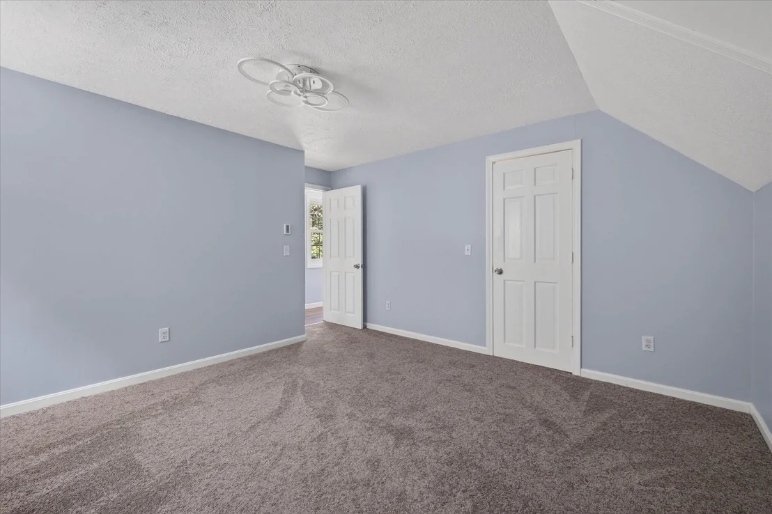 Photo of 37 Breakneck Rd