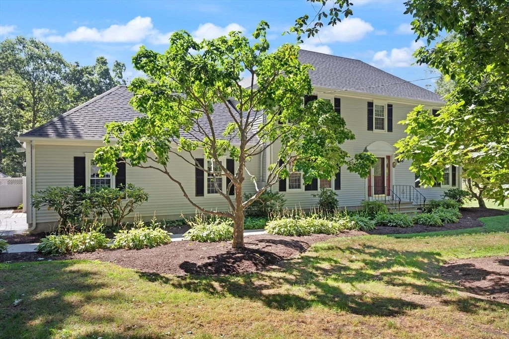 Photo of 9 Bogastow Circle