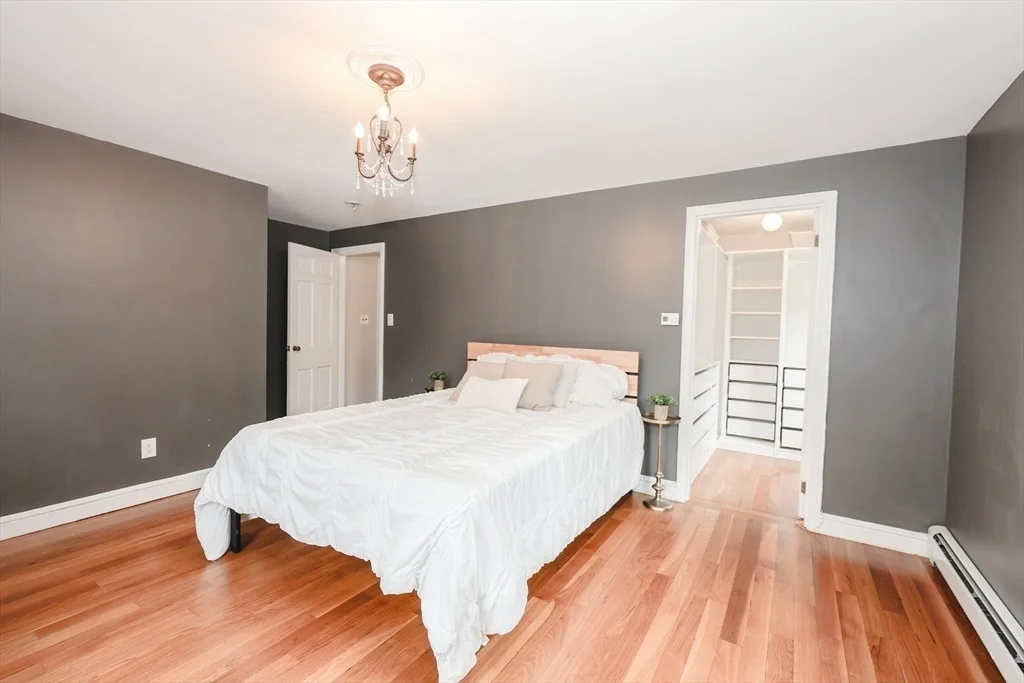 Photo of 34 E Derry Rd