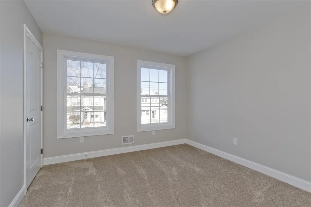 Photo of 37 Ontario St