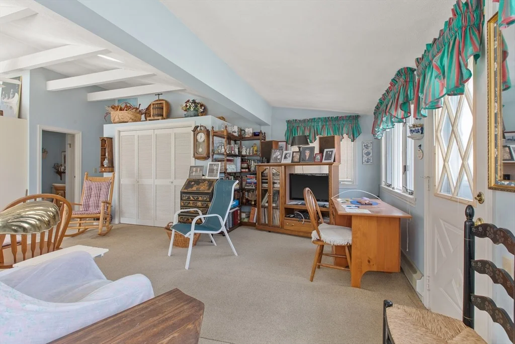 Photo of 6 Brewsters Ln