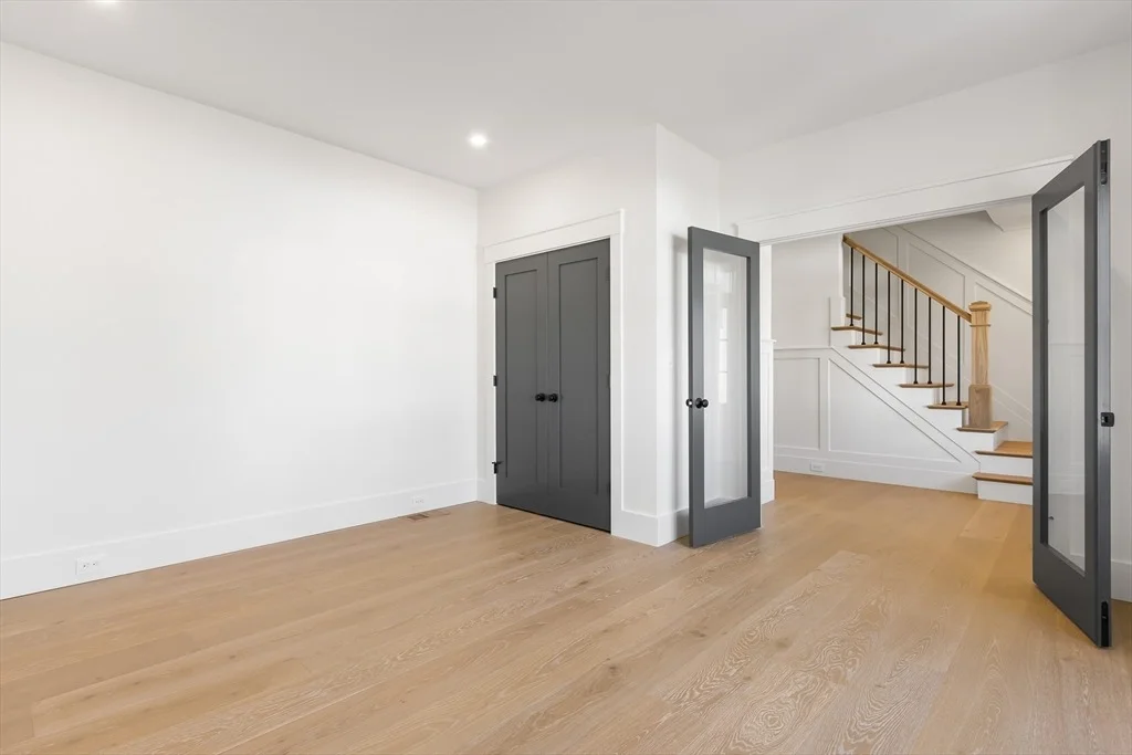 Photo of 242 Oak Street