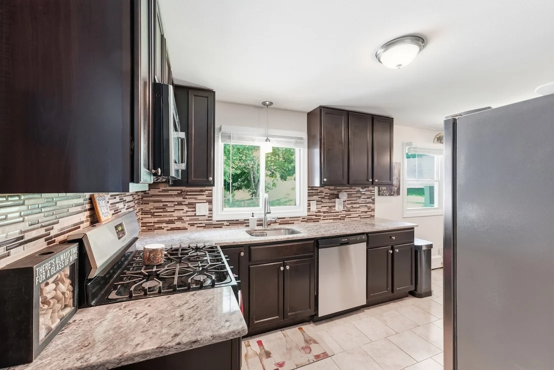 Photo of 75 Longwood Dr