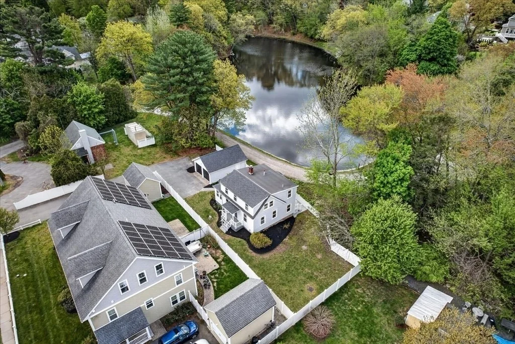 Photo of 1360 Great Plain Ave