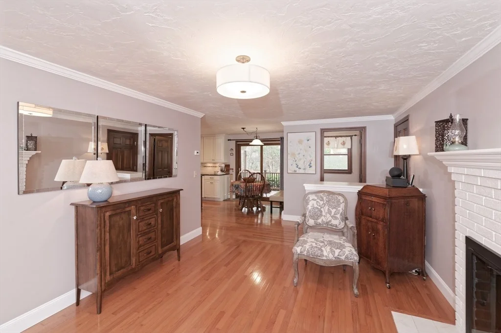 Photo of 6 Rainbow Dr