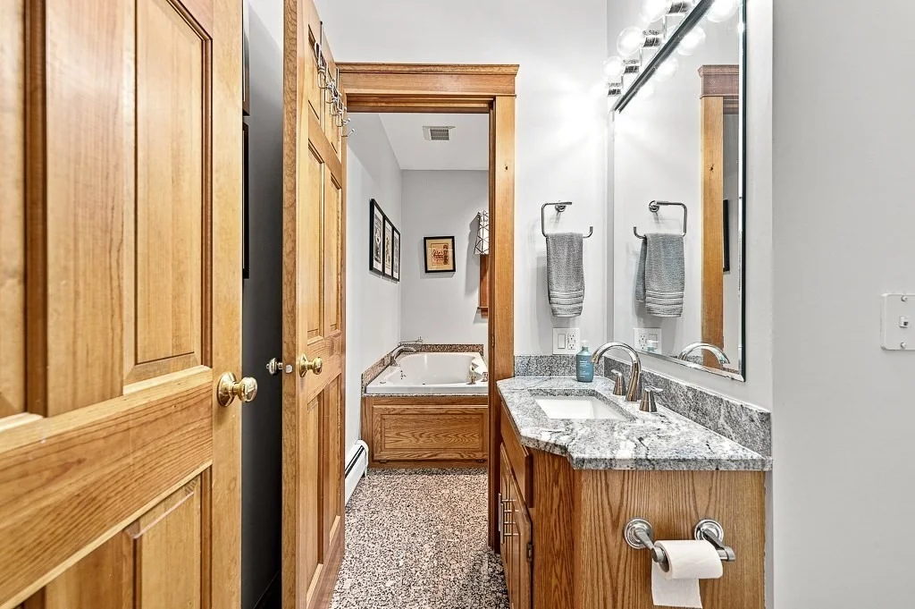 Photo of 176 Putnam Rd