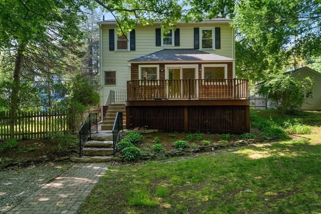 Photo of 1231 Pleasant St