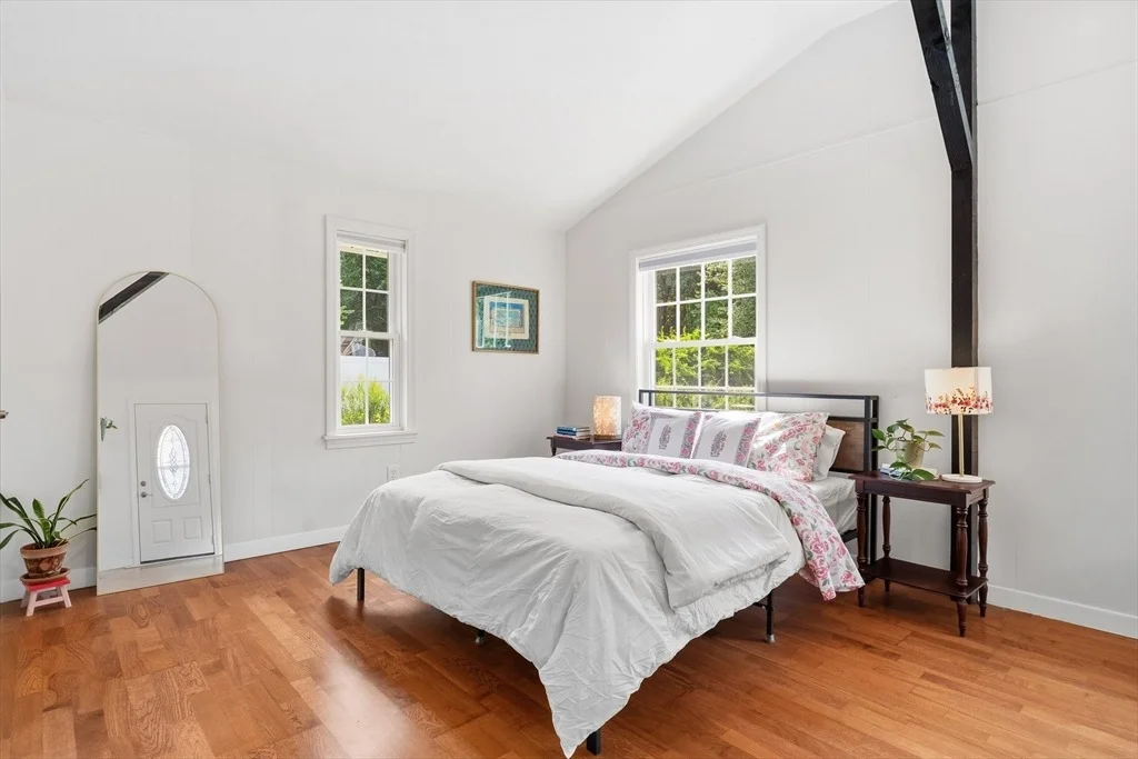 Photo of 38 Ruthellen Rd