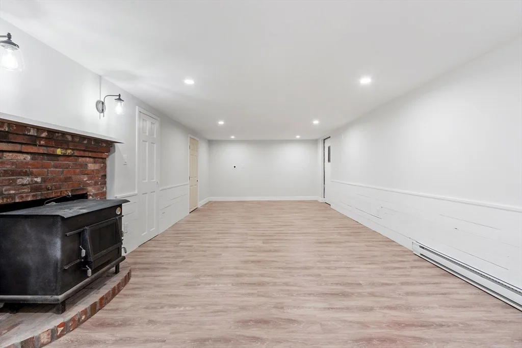 Photo of 254 Taylor Rd