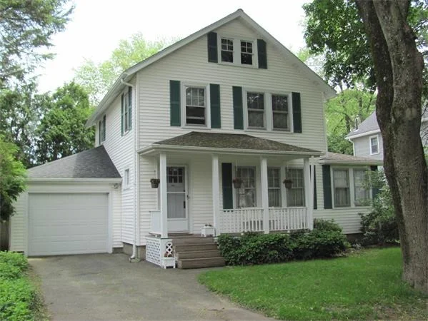 Photo of 421 Weston Rd