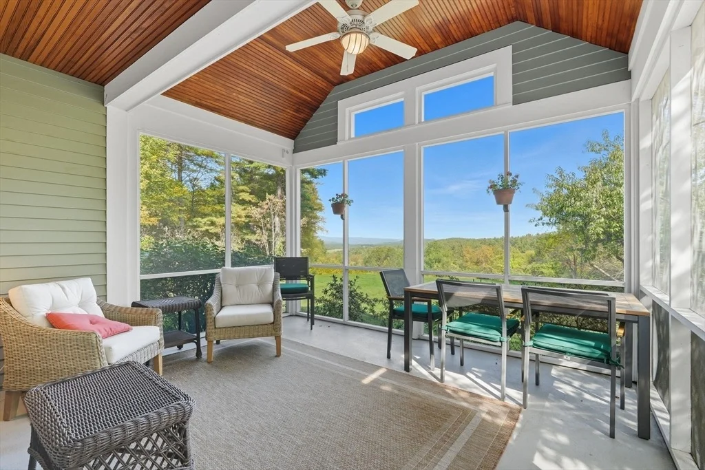 Photo of 901 Roaring Brook Road