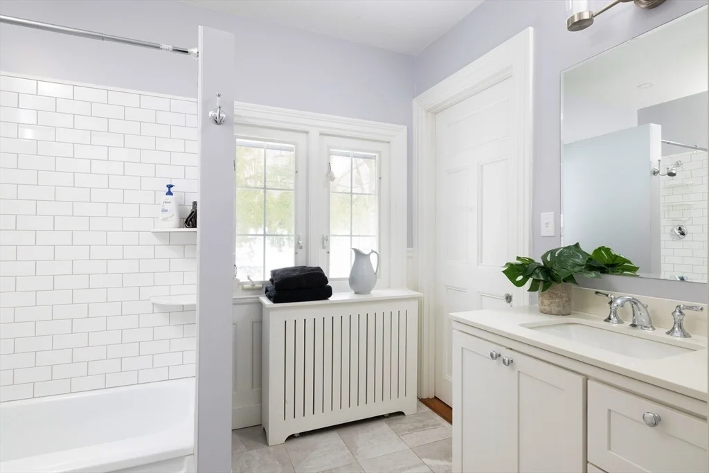 Photo of 282 Buckminster Rd