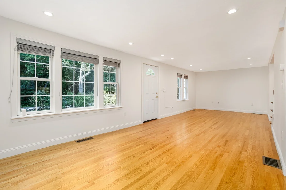 Photo of 662 Old Harvard Rd