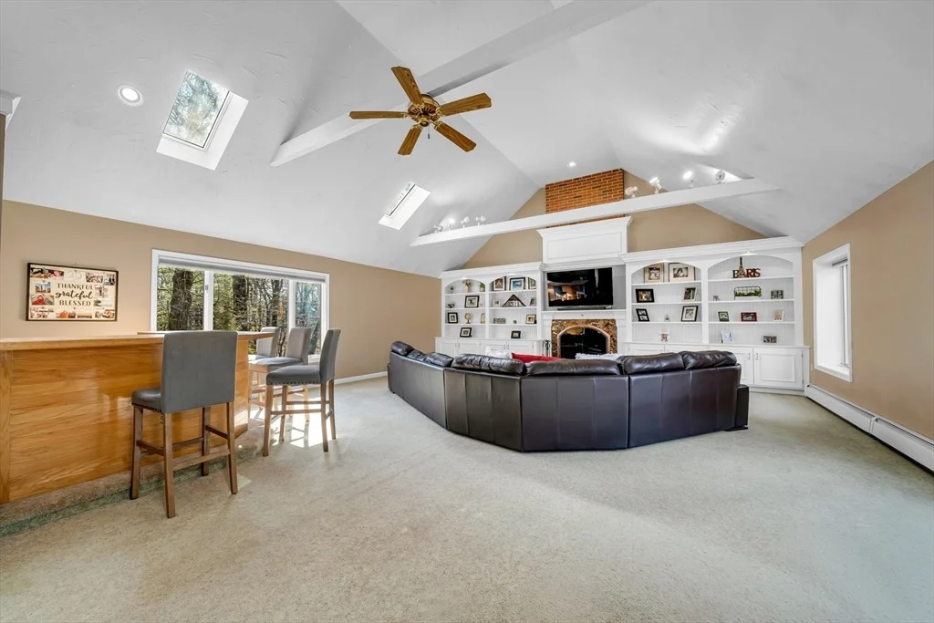Photo of 315 Candlestick Rd