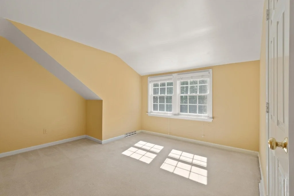 Photo of 10 Prancing Rd