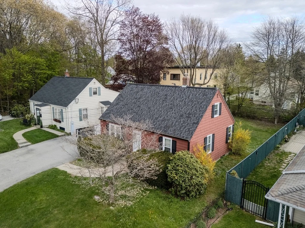 Photo of 100 Assumption Avenue