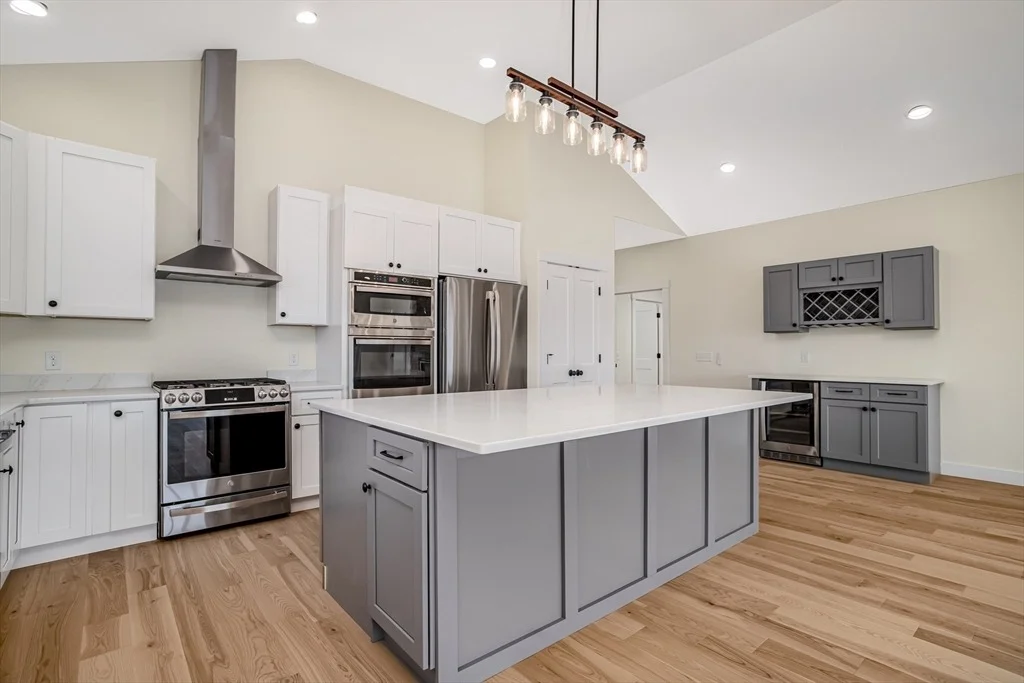 Photo of 74 Lakeshore Dr