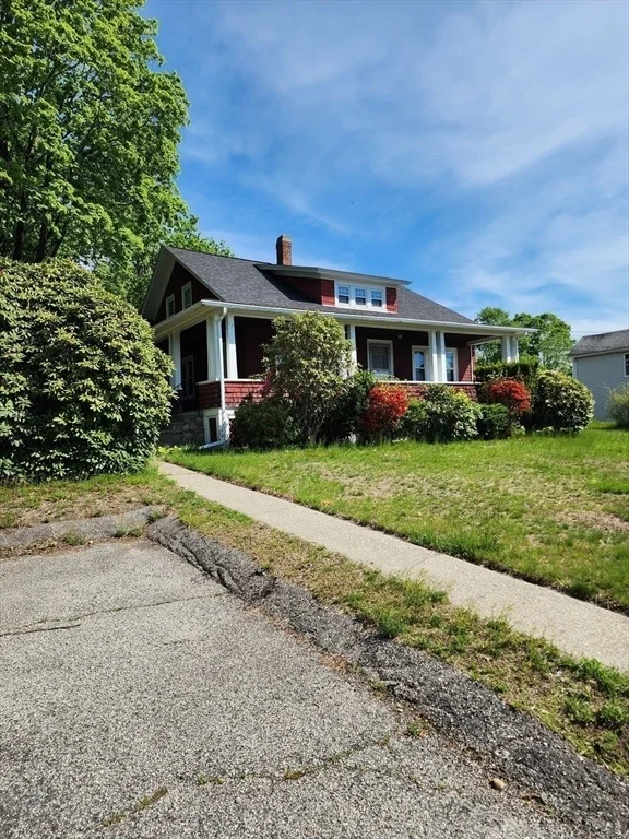 Photo of 72 W Main St
