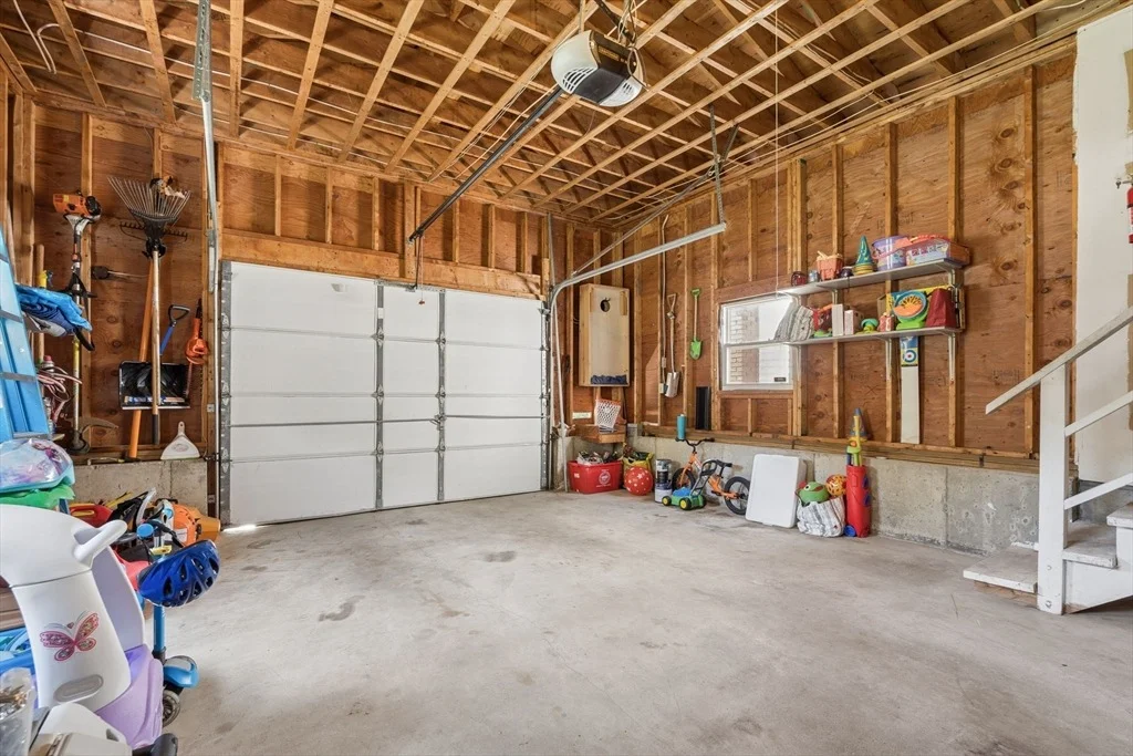 Photo of 83 Colgate Dr