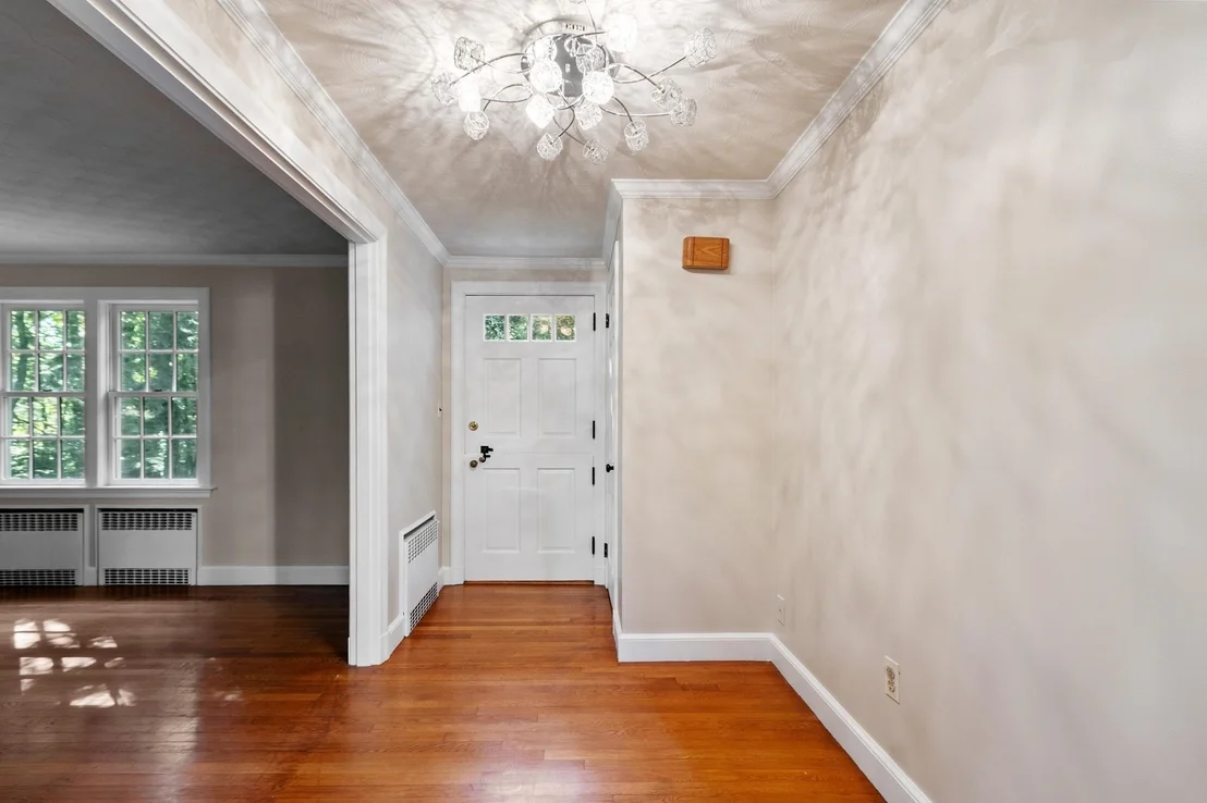 Photo of 5 Tavern Ln