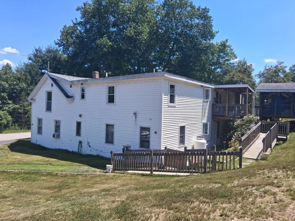 Photo of 465 Tully Rd