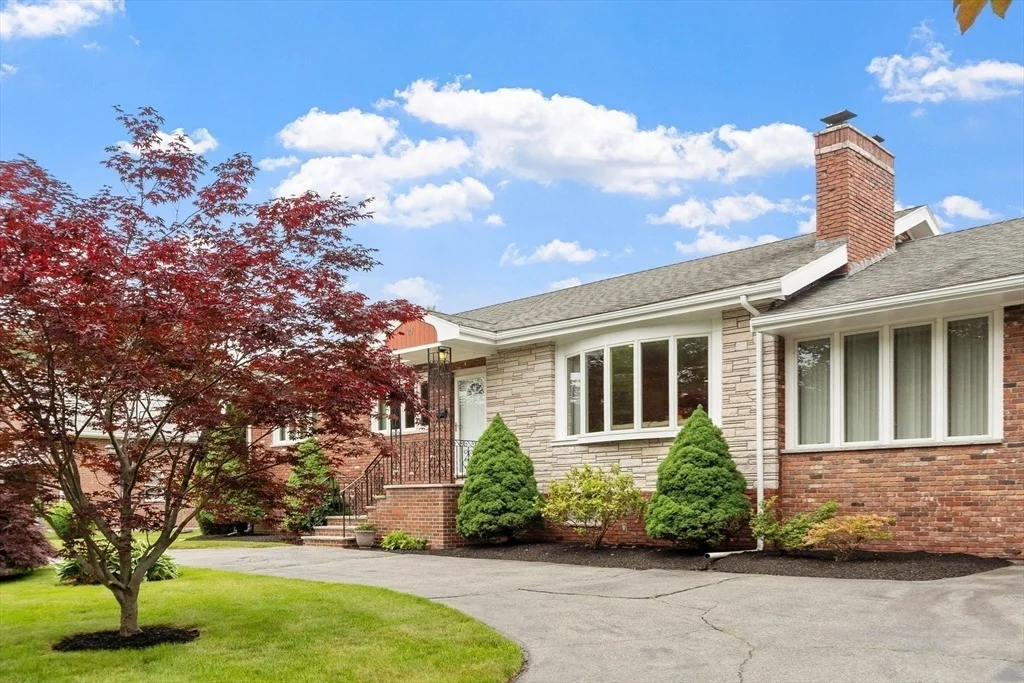 Photo of 21 Laurine Rd