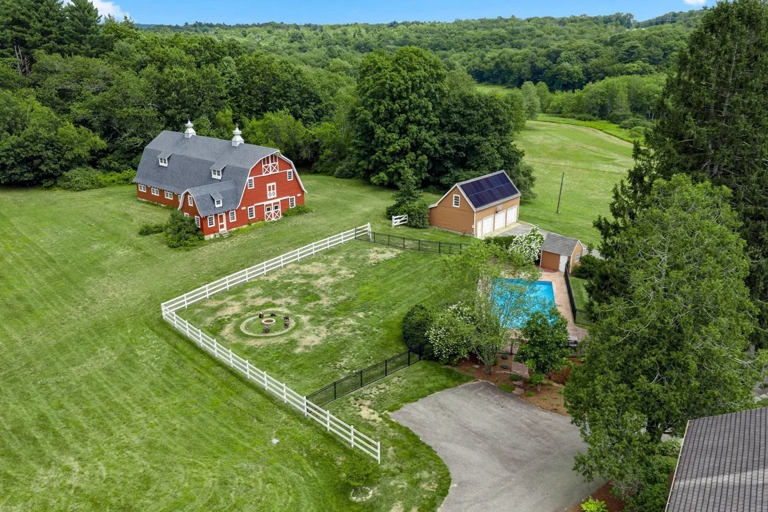 Photo of 304 Warren Rd