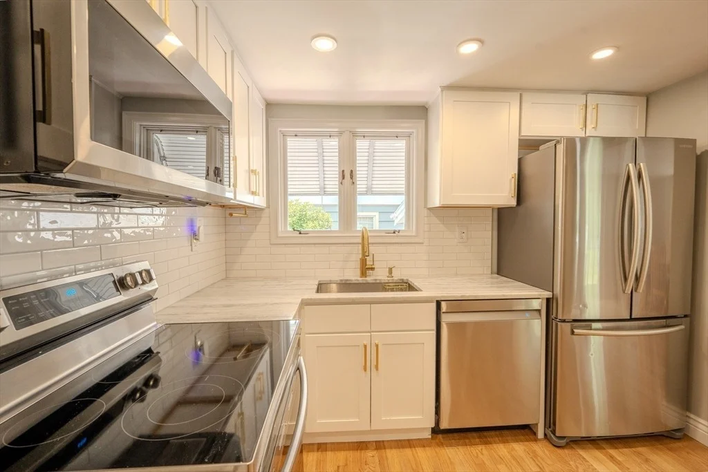 Photo of 40 Oneida Ave
