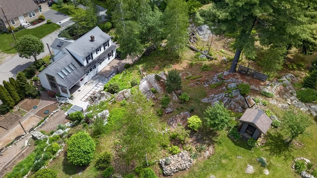 Photo of 9 Ledgewood Dr
