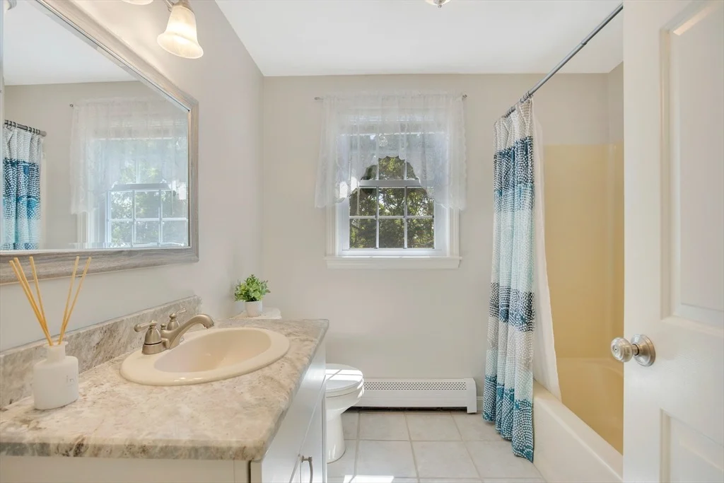 Photo of 29 Carleton Dr