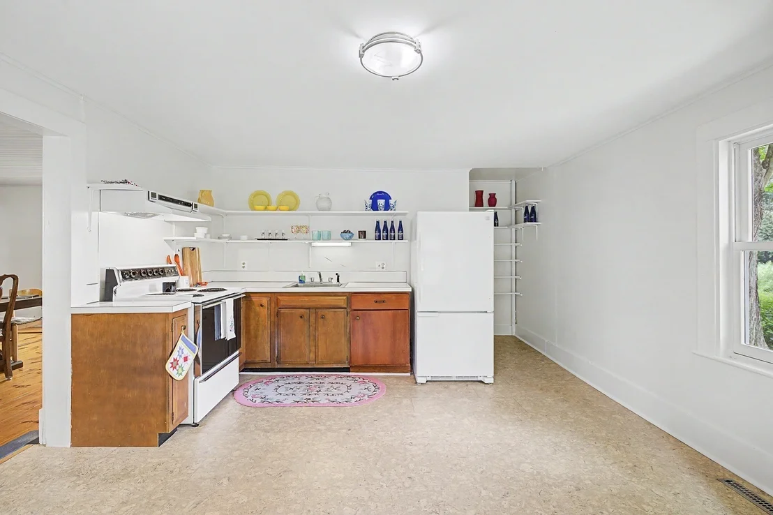 Photo of 293 Meadow Rd