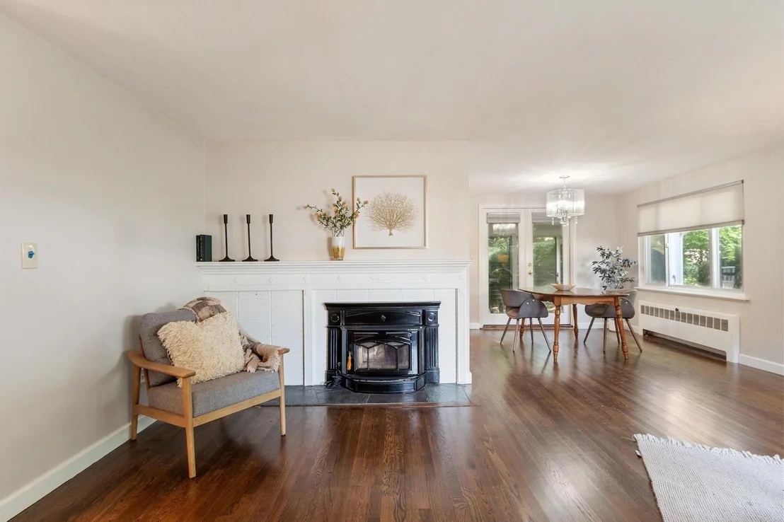 Photo of 1 Standish Road