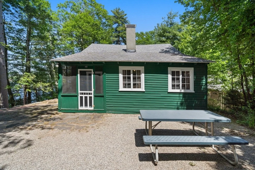 Photo of 183 Mashapaug Road