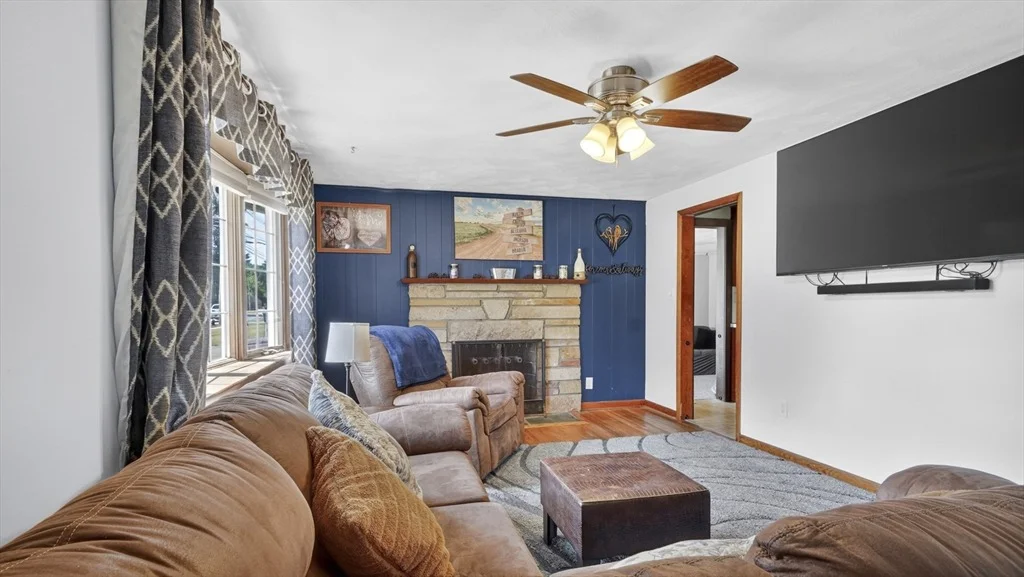 Photo of 31 Shaker Rd